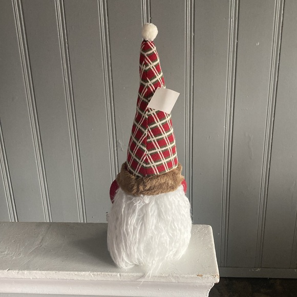 NWT-STUNNING- 31.5” Holiday Gnome Sitter Decor w/ a Wooden Joy Christmas Tree 🌲 - Picture 9 of 17